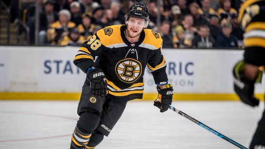 Bedard's Daily Briefing 12.12.18: Bruins edge Coyotes as top line (again) carries scoring, Red Sox tweaking, Steelers loom taken at BSJ Headquarters (Regular Features)