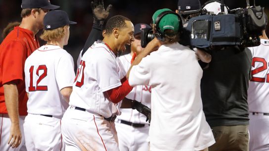 Two-out, two-run double in 9th seals 5-4 comeback win over Cards taken at Fenway Park (Red Sox)