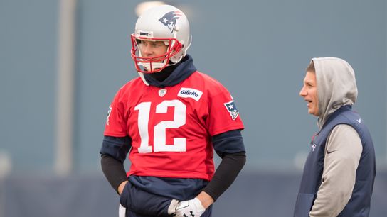 Patriots Notebook: Tom Brady welcomes chill that comes with January football taken at BSJ Headquarters (2018 AFC Playoffs)