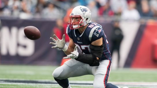 Backs lead the way as Patriots head into bye week with 21-13 victory taken at Gillette Stadium (Patriots)