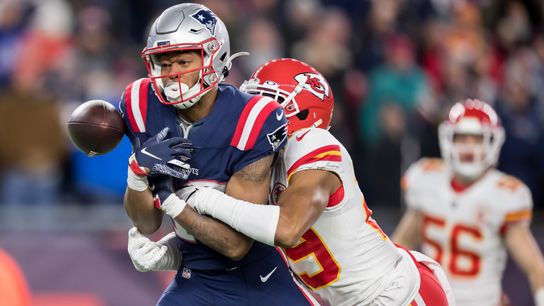 Bedard: Officiating was terrible, but shoddy Patriots offense in first half set the stage for another defeat taken at Gillette Stadium (Patriots)