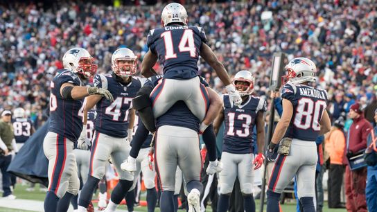 BSJ Game Report: Patriots 35, Dolphins 17 -- Seven-straight wins taken at Gillette Stadium (Patriots)