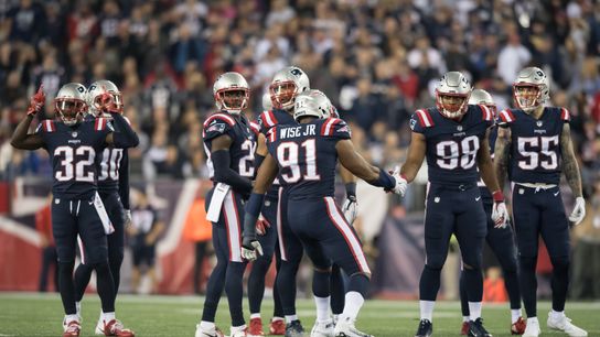 Bedard: Patriots, led by their defense (really), finally look like their championship selves taken at Gillette Stadium (Patriots)