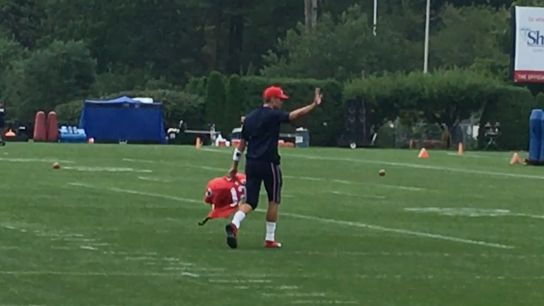 Video: Brady arrives for practice on his 40th birthday taken at Gillette Stadium (Patriots)