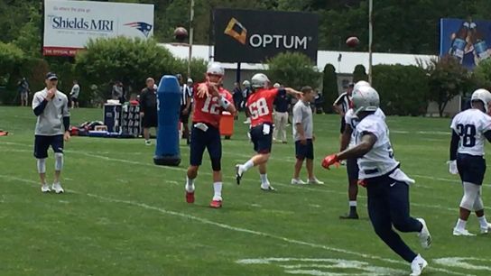 Video: Tom Brady, QBs working on handoffs, passes to RBs taken at Gillette Stadium (Patriots)