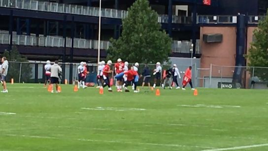 Video: Tom Brady, Brian Hoyer work through drills at start of Thursday practice taken at Gillette Stadium (Patriots)