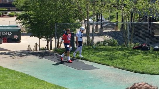 Video: Tom Brady takes the field for start of Tuesday minicamp practice taken at Gillette Stadium (Patriots)