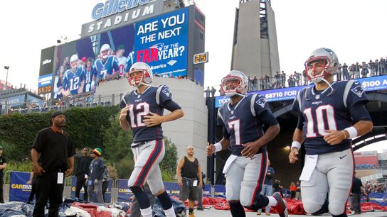 Bedard's Daily Briefing 10.08.19: Tom Brady & Jimmy Garoppolo ruling NFL roost, Bruins try to stay undefeated in Vegas taken at BSJ Headquarters (Regular Features)