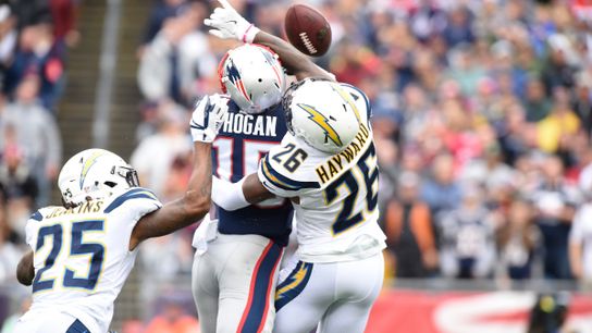 Notebook: Hogan (shoulder), Cannon (ankle) leave early with injuries taken at Gillette Stadium (Patriots)