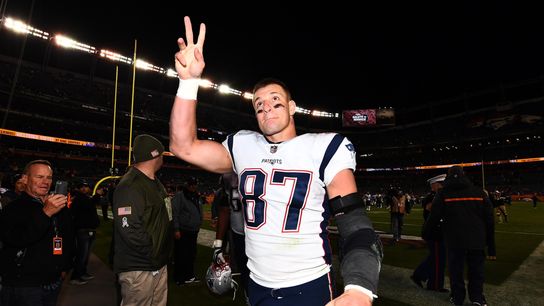 Notebook: Rob Gronkowski unhappy with call that nullified potential touchdown catch taken at Sports Authority Field at Mile High (Patriots)