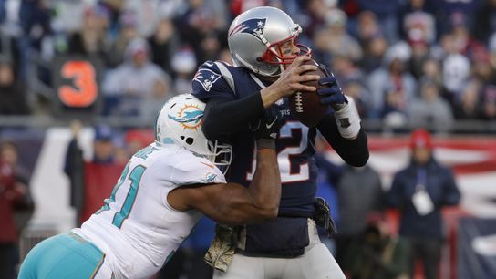 Notebook: Offensive line struggles in pass protection against Miami taken at Gillette Stadium (Patriots)