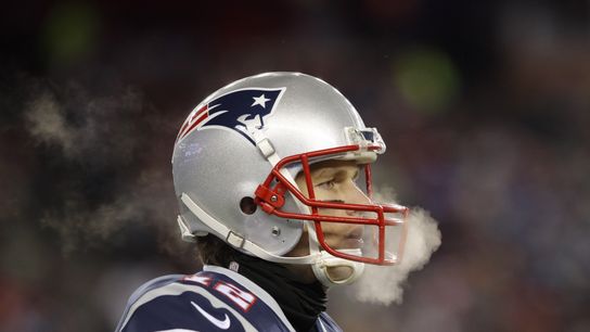 Tom Brady spotted at start of Thursday practice with gloves on both hands taken at BSJ Headquarters (2017 AFC Championship)