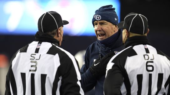 Disputed second-quarter call opens door for Patriots in 35-14 win over Titans taken at Gillette Stadium (Patriots)