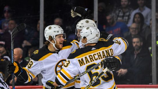 Final: Bruins 5, Islanders 2 -- Hat trick for Patrice Bergeron taken at Barclays Center (Bruins)