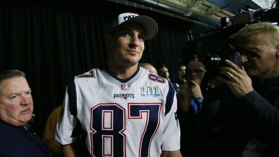 Patriots at full health in Thursday's practice; Wilfork addressed team taken at Mall of America (Super Bowl LII)