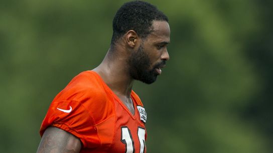 Sources: Patriots pick up option on WR Kenny Britt, decline option on DL Alan Branch taken at BSJ Headquarters (Patriots)