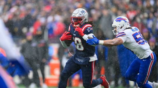 Giardi: NFL Notebook - Patriots offense seeking more balance; plus, Saints find their signal caller taken at BSJ Headquarters (Patriots)