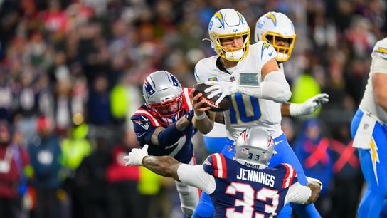Giardi: Patriots defense delivers its best on the season's biggest night (so far) taken at Gillette Stadium (Patriots)