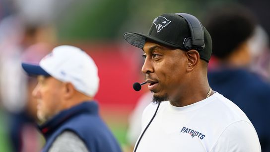 Giardi: NFL NOTEBOOK - Covington needs to get Patriots defense right, ASAP; plus young QBs winning in different ways taken at BSJ Headquarters (Patriots)