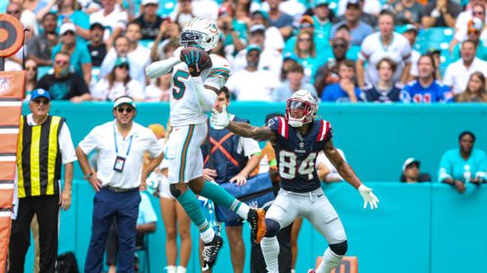 NFL Notebook - Giardi: Trust hard to come by for this Patriots offense taken at BSJ Headquarters (Patriots)