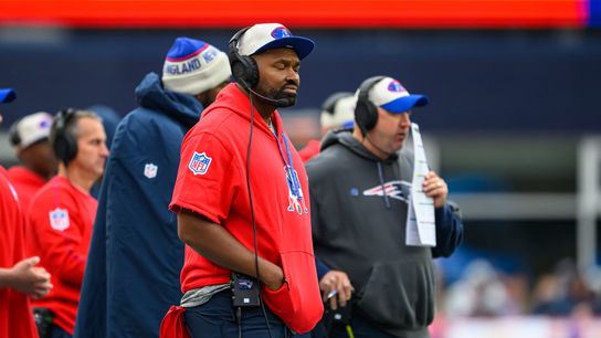 Giardi: NFL Notebook - Patriots looking for answers (and maybe finding one); plus, big trades in AFC  taken at BSJ Headquarters (Patriots)