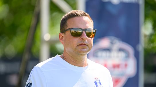 Giardi: Wolf on the prowl? Plus, Campbell on the difference between last year and this taken at Gillette Stadium (Patriots)