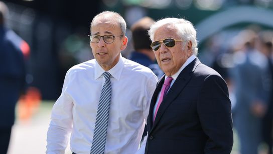 NFL Notebook: Giardi - Questions about Patriots' chain of command taken at BSJ Headquarters (Patriots)