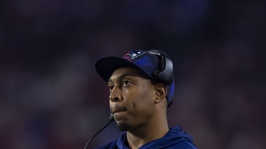 Giardi: For Covington, the time is now to show he's the right choice to run this Patriots defense taken at Gillette Stadium (Patriots)