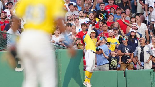 Final Red Sox 8, New York Yankees 11  -  Red Sox allow 3 runs in 10th inning in loss to Yankees taken at BSJ Headquarters (Red Sox)
