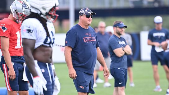 Giardi: Van Pelt hamstrung by the Patriots unsettled offensive line taken at Gillette Stadium (Patriots)