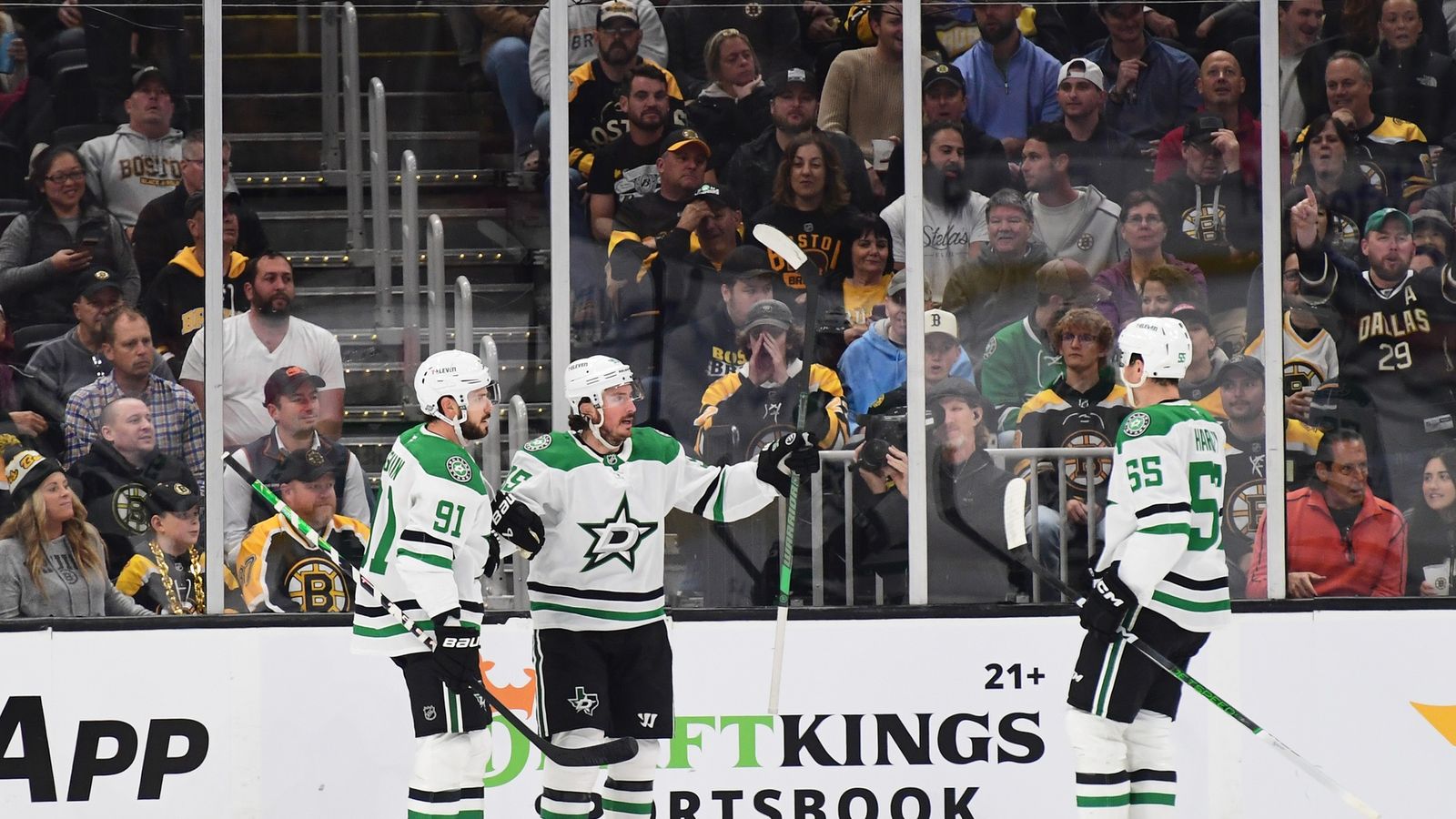 Final Stars 5, Bruins 2 Dallas scores 3 power play goals in 2nd