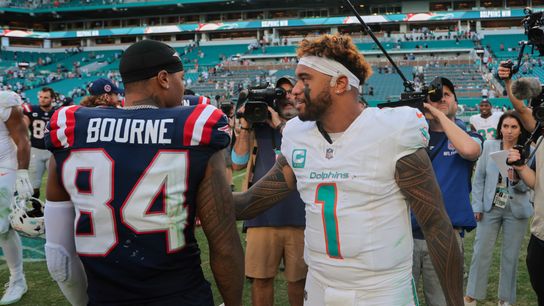 Giardi: NFL Notebook - Losing 'not a joke' for Patriots; plus, unorthodox approach for Gang Green taken at BSJ Headquarters (Patriots)