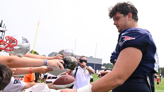 Giardi: NFL Notebook - Patriots rookie checkup, plus the Colts QB quandary taken at BSJ Headquarters (Patriots)