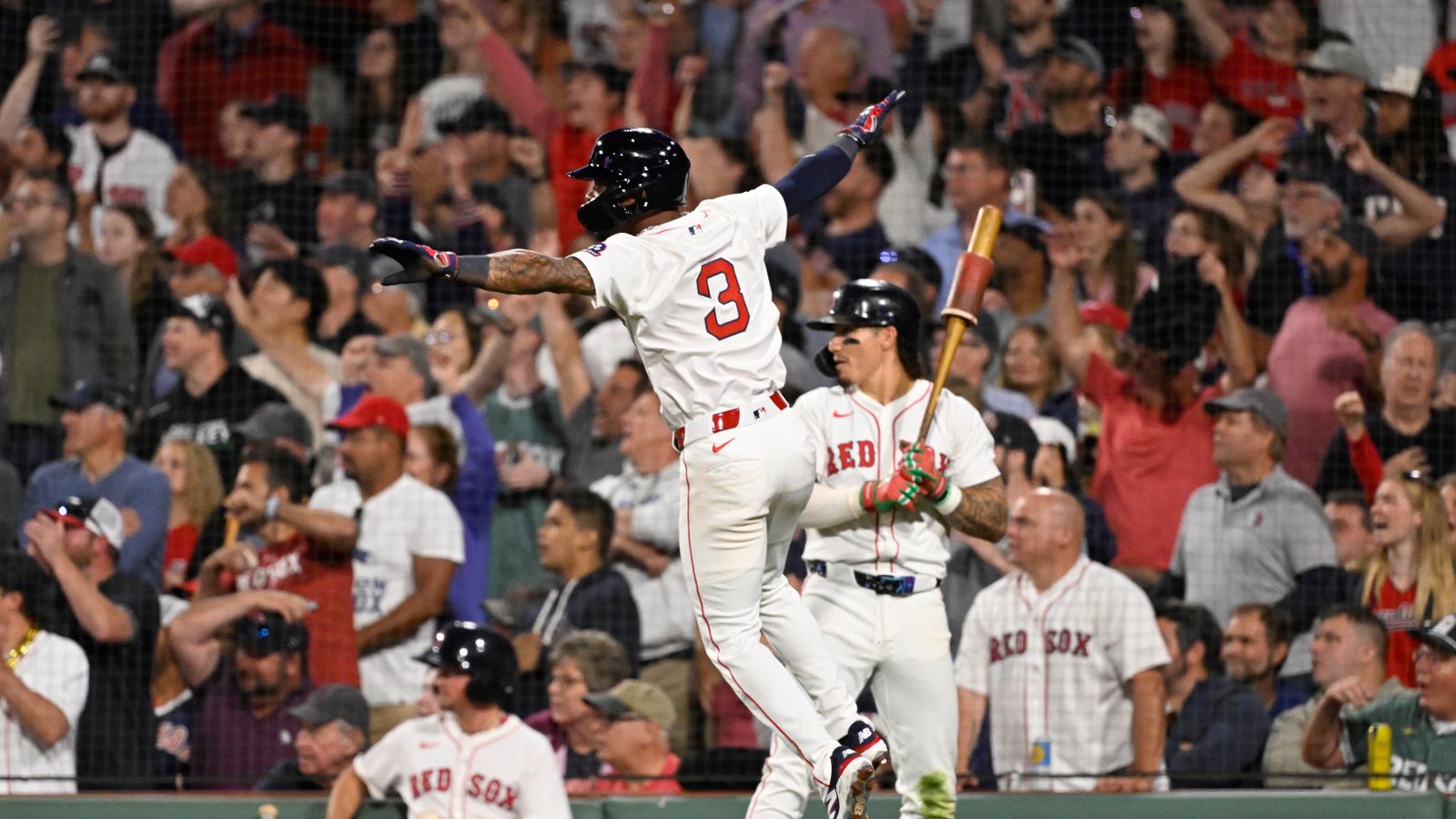 BSJ Live Coverage: Red Sox 5 vs Guardians 1 (4th) - Red Sox score 4 ...