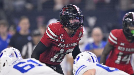 Giardi: Linebacker might be a need for the Patriots sooner rather than later; Dobbs out, OT Hudson in taken at BSJ Headquarters (Patriots)