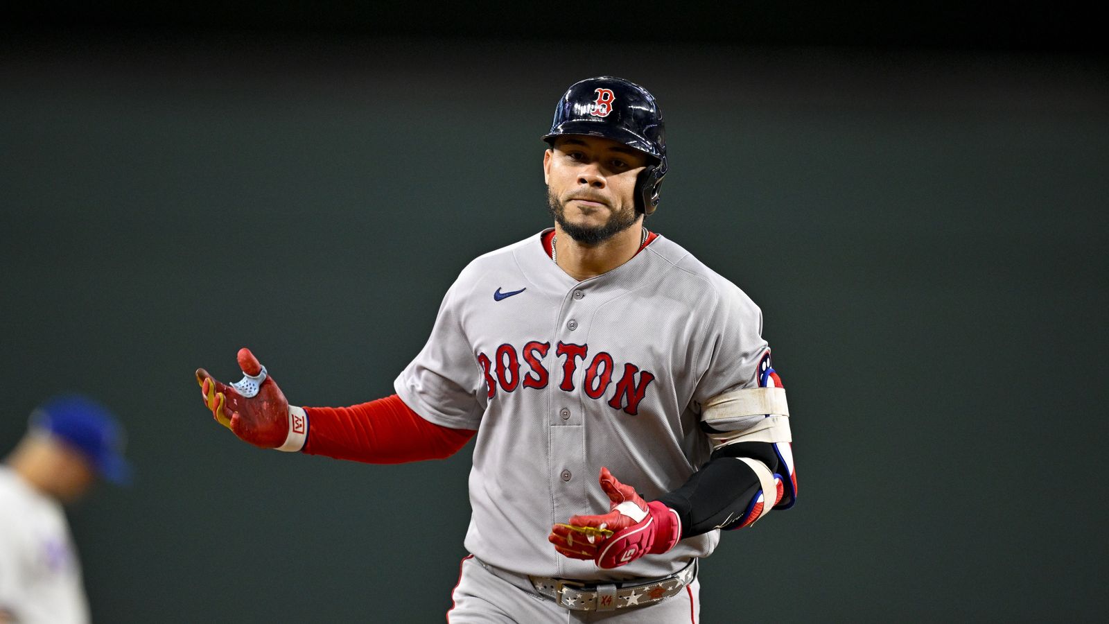 BSJ Live Coverage: Red Sox 2 at Rangers 1 (4th) - Bennett takes mound as Red Sox inch closer to playoff birth