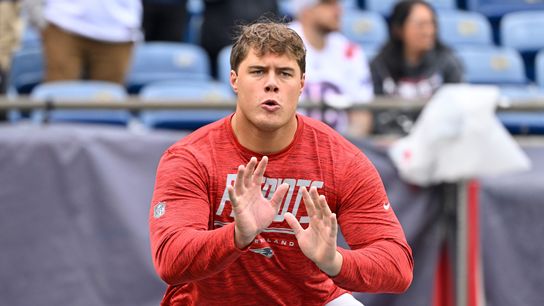 Giardi: Lomu settled into his normal spot with relative ease; plus injury updates taken at New Balance Athletics Center (Patriots)